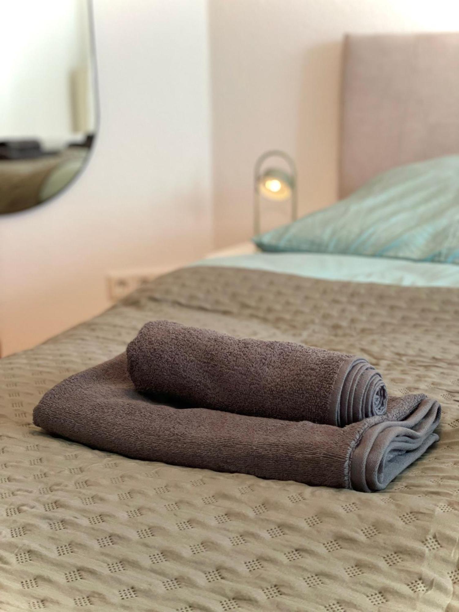 110Qm - 4 Zimmer - Privat Parkplatz - Zentral - Balkon - Mallibase Apartments 카셀 외부 사진