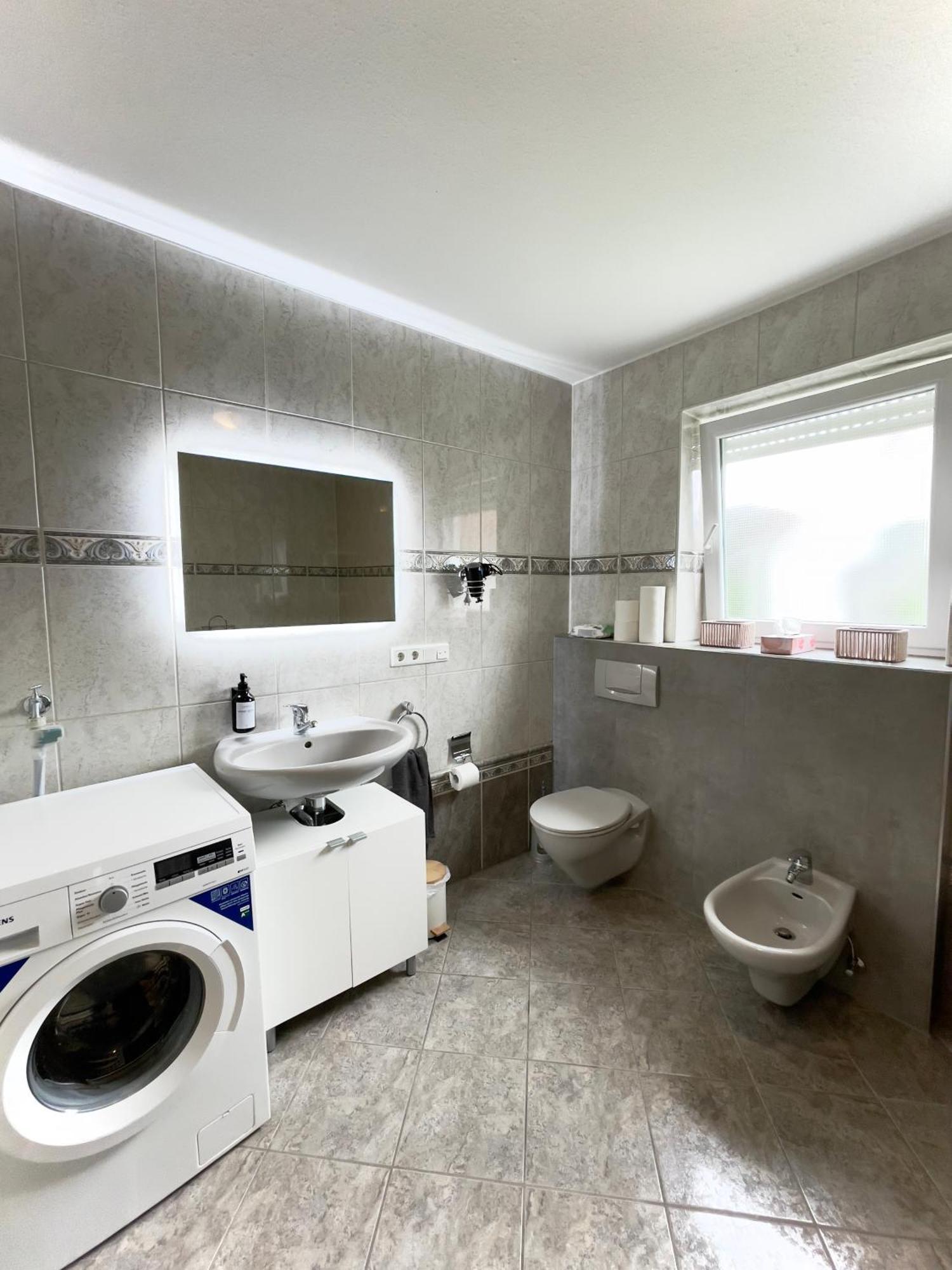 110Qm - 4 Zimmer - Privat Parkplatz - Zentral - Balkon - Mallibase Apartments 카셀 외부 사진